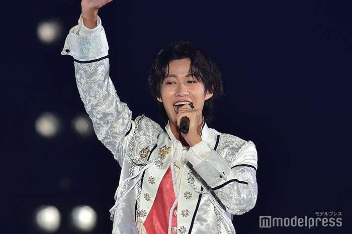 黒髪の曽野舜太(C)モデルプレス