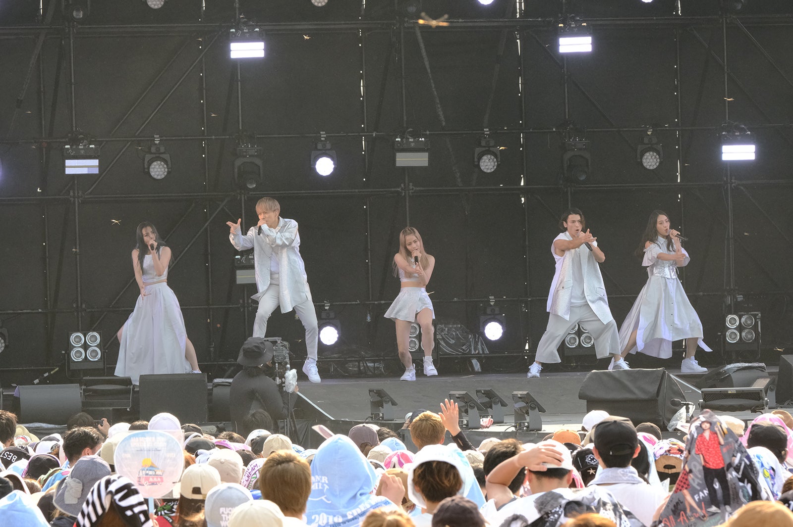 lol（画像提供：avex）