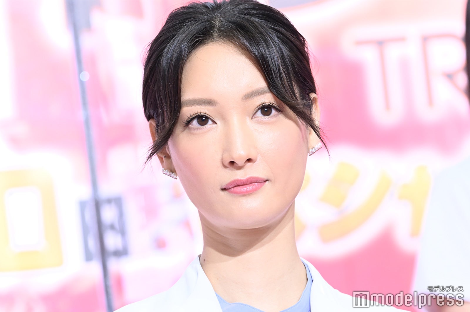 菜々緒、岡田将生＆中井貴一の現場での様子語る「いいコンビ」＜ザ・トラベルナース＞