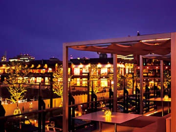 都心から30分でリゾート気分を味わえるホテルが話題 潮風感じるテラスで最高の眺めを堪能 モデルプレス