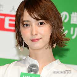 佐々木希 大政絢 ちゅるん肌 の秘訣は 愛用スキンケアアイテム徹底紹介 モデルプレス