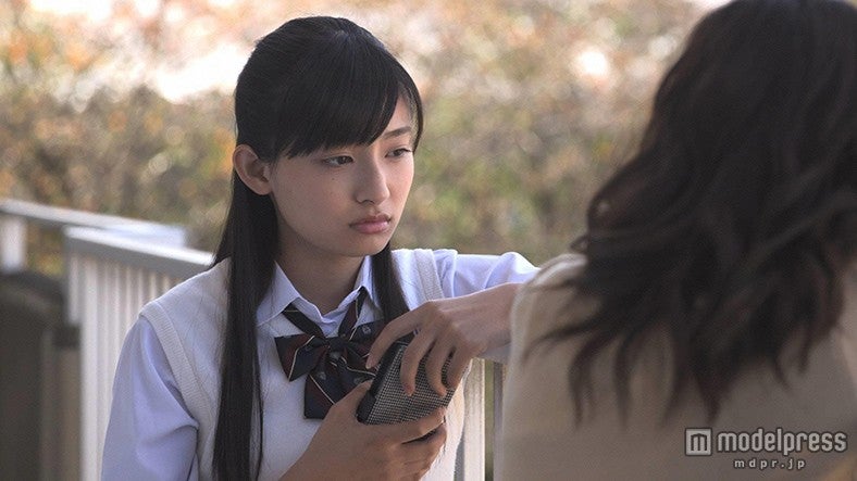 吉田里琴／「トランジットガールズ」第3話劇中カット／画像提供：フジテレビ