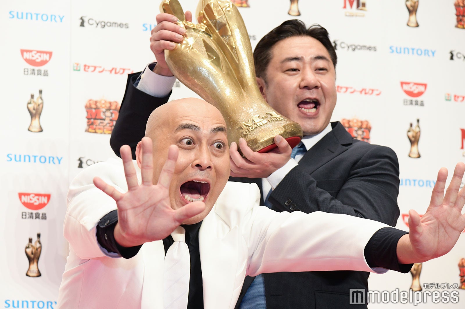 錦鯉（長谷川雅紀／渡辺隆） （C）モデルプレス