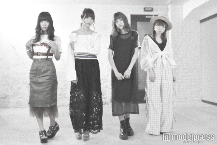 SILENT SIREN(左から)あいにゃん、ひなんちゅ、すぅ、ゆかるん(C)モデルプレス