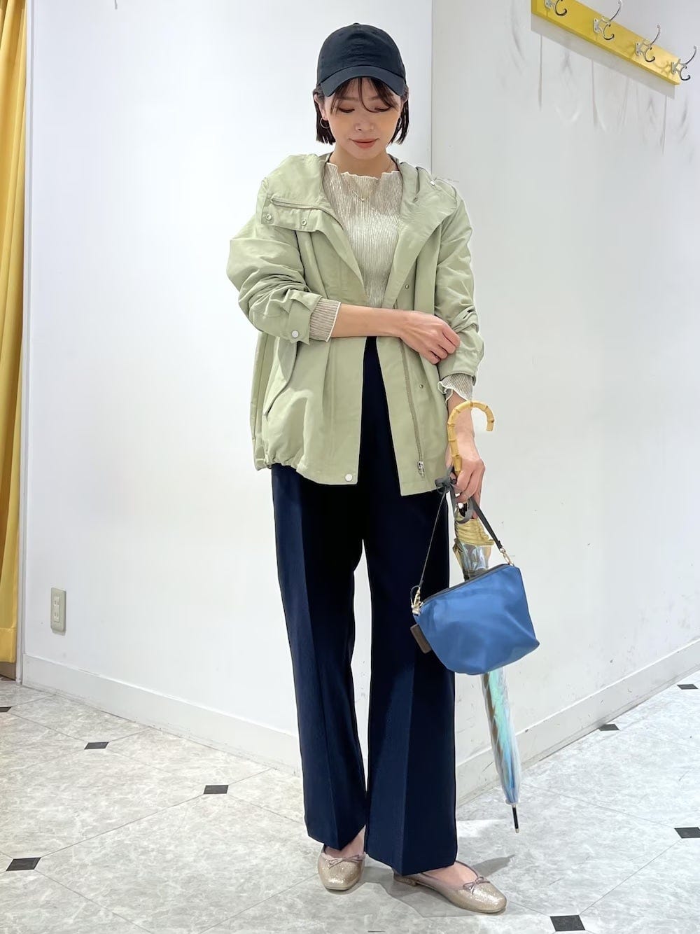 雨風に強いマウンテンパーカがあれば万全 出典:WEAR