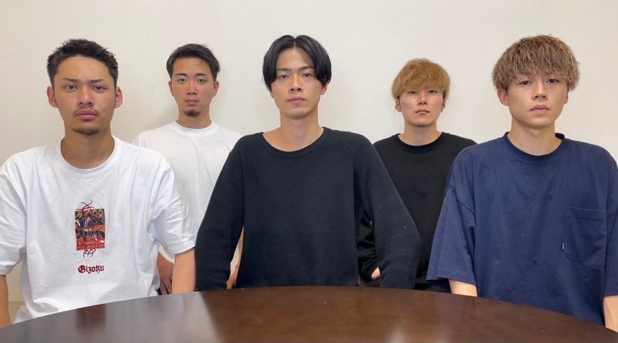 “YouTuber31人宴会”コムドット、動画で謝罪「どこかで調子に乗っていた」7月より投稿再開へ