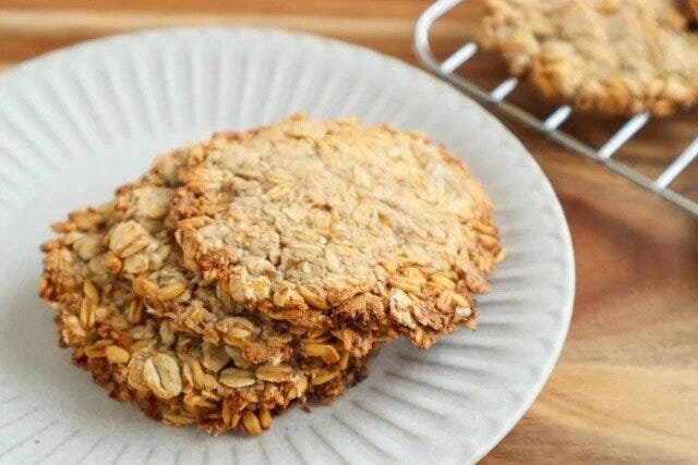 材料2つで作れるオートミールクッキー