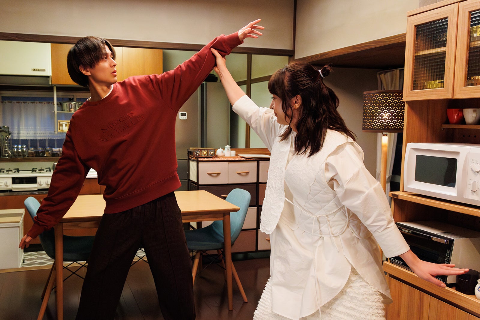 永瀬廉、門脇麦「厨房のありす」第6話より（C）日本テレビ