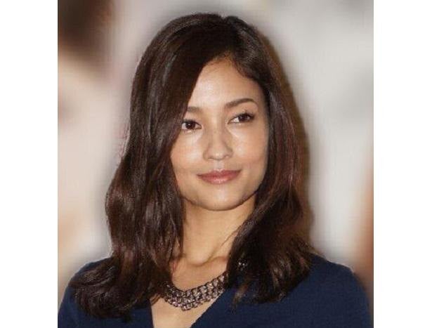 黒木メイサ まるでポスターのよう ビーチでの美脚全開shotに 絵になりますね 相変わらず美脚です モデルプレス 黒木メイサ まるでポスターのよう ビーチでの美脚全開shotに 絵になりますね 相変わらず美脚です モデルプレス