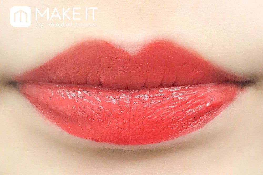 MEIKING／Crystal Lipstick／雲綿01（青） 使用 (C)メイクイット