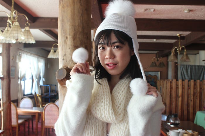 武井玲奈(写真提供:avex)