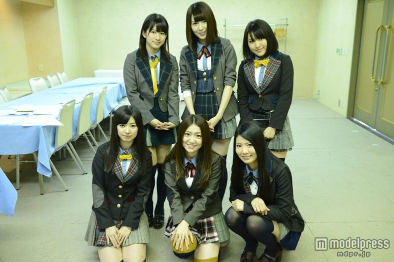 （下段左から）武藤十夢、大島優子、倉持明日香（上段左から）竹内美宥、菊地あやか、内田眞由美（C）AKS