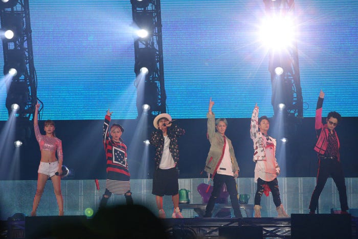 「AAA DOME TOUR 2017 -WAY OF GLORY-」東京ドーム公演よりより(提供写真)