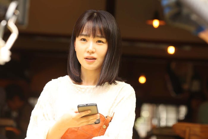 奈緒「あなたがしてくれなくても」特別編より(C)フジテレビ