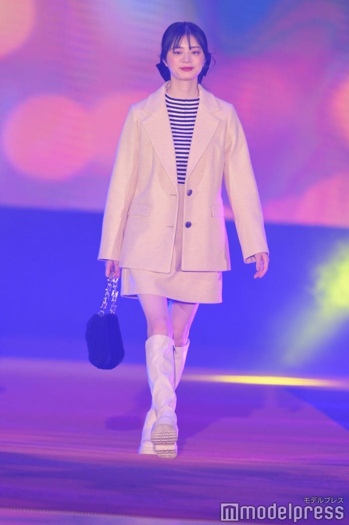 紺野彩夏(C)モデルプレス