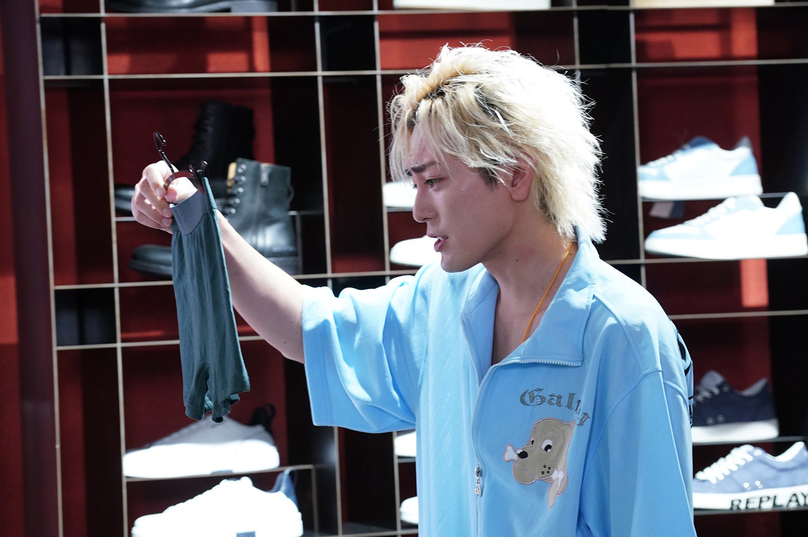 間宮祥太朗／「ナンバMG5」第8話より（C）フジテレビ