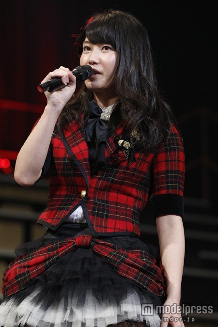 新チームKキャプテンに就任した横山由依（c）AKS