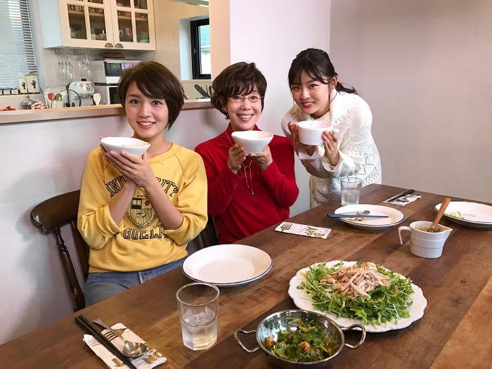 (左から)和田明日香、平野レミ、古畑星夏(C)日本テレビ