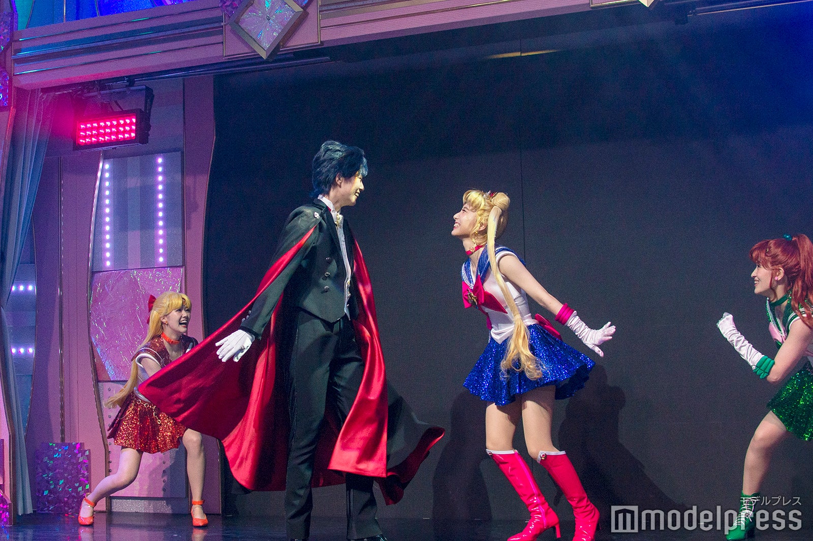ショーの様子（C）モデルプレス