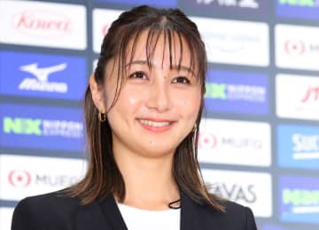 1月に出産発表のTBSアナ「産後初めて」おめかし、友人結婚式へ シャネルのバッグにすらり黒ワンピ 赤ちゃんは母親が