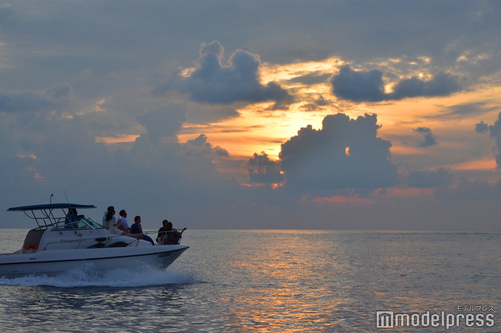 サンセットシャンパンクルーズ（C）モデルプレス