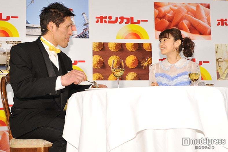 イベントの様子／（左から）柔道家の篠原信一、高橋愛 