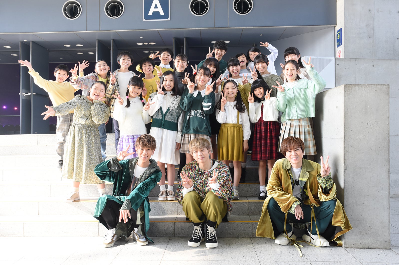 NEWS「ベストアーティスト」柳楽優弥＆ジャニーズJr.羽村仁成らとコラボステージ「二月の勝者」生徒20人登場