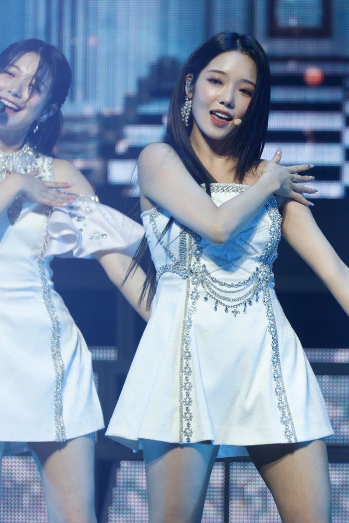 JISUN(P)&(C)PLEDIS Entertainment