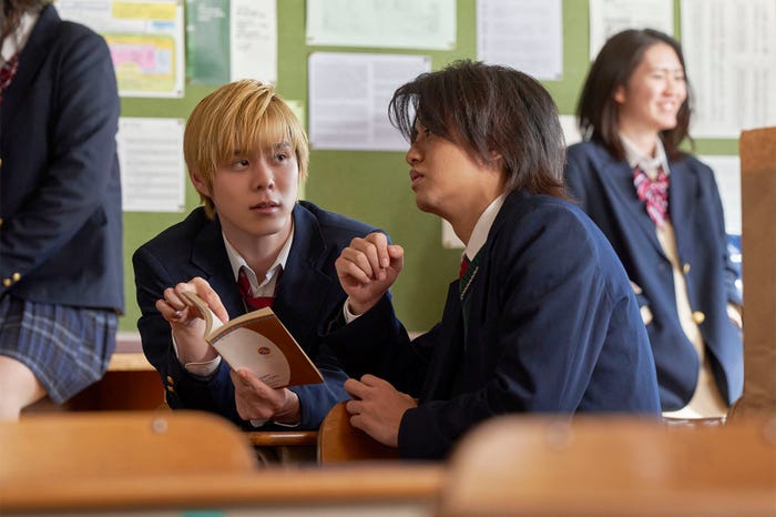 細田佳央太、高橋海人「95」第2話より(C)「95」製作委員会