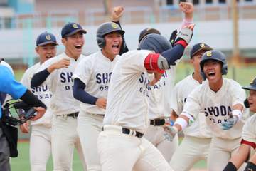 春山二塁打→真鍋のサヨナラ2ランで大商大勝ち点 春山、星野はプロ志望届提出