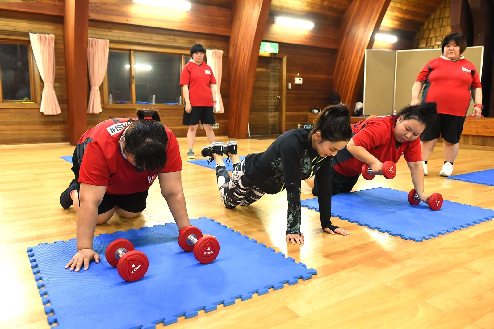 「ダイエット・ヴィレッジ～」合宿の様子 （C）日本テレビ