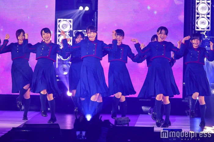 欅坂46 不協和音 で圧倒 最高難度 パフォーマンスに ガルアワ 会場が息を呑む Girlsaward 17 S S モデルプレス