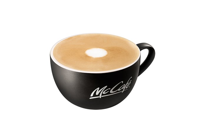 フラットホワイト/画像提供:日本マクドナルド