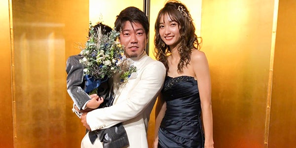 安井レイが結婚式 家族ショット初公開 夫との馴れ初めも告白 インタビュー モデルプレス