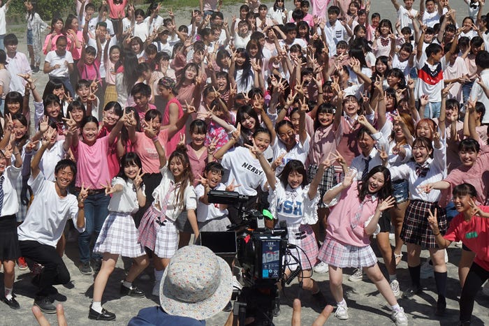 「みぎてやじるし ひだりてはーと from 今日、好きになりました。」MV撮影の様子(C)AbemaTV