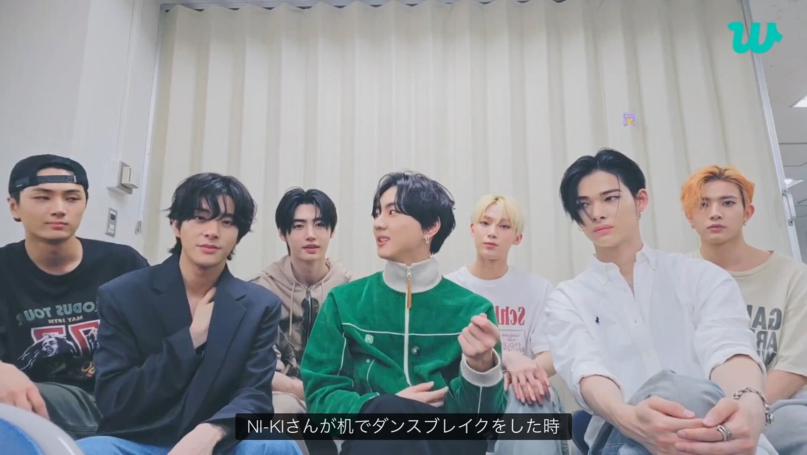 ENHYPEN「Weverse」生配信の様子（P）&（C） BELIFT LAB Inc.