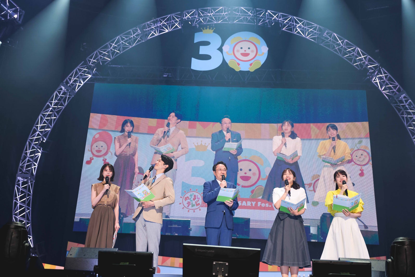 （左から）鈴木唯、生田竜聖、三宅正治、藤本万梨乃、谷尻萌（提供写真）