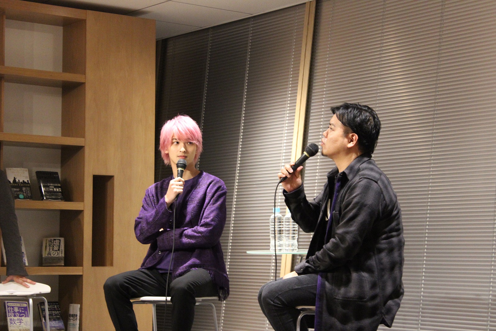 横浜流星、飯塚健監督（C）2018「虹色デイズ」製作委員会（C）水野美波／集英社