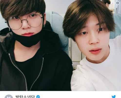 BTS(防弾少年団)、日本へ向かう姿が話題に「“黒髪少年団”が日本上陸」