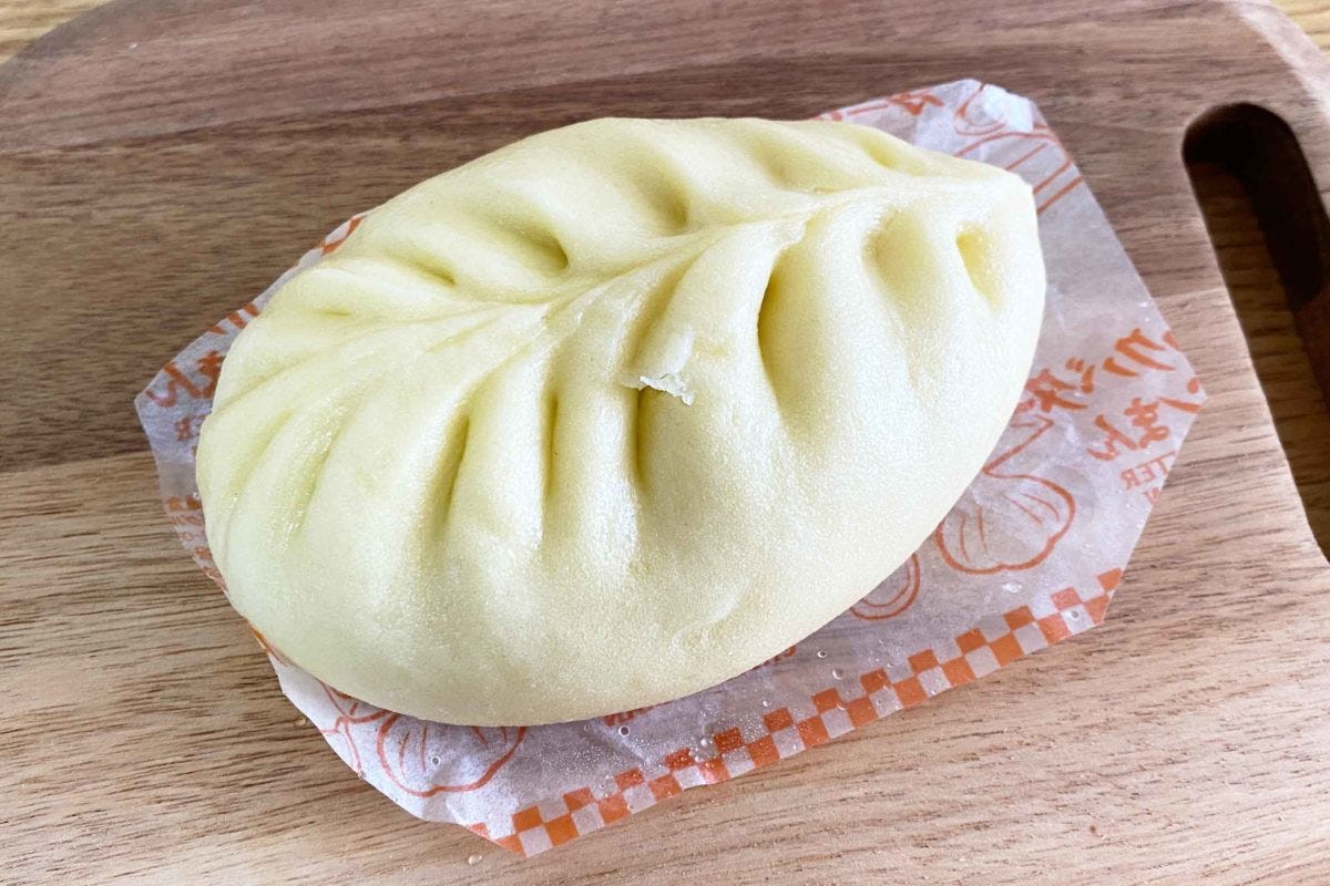 ファミマ「ガーリックバターチキンまん」