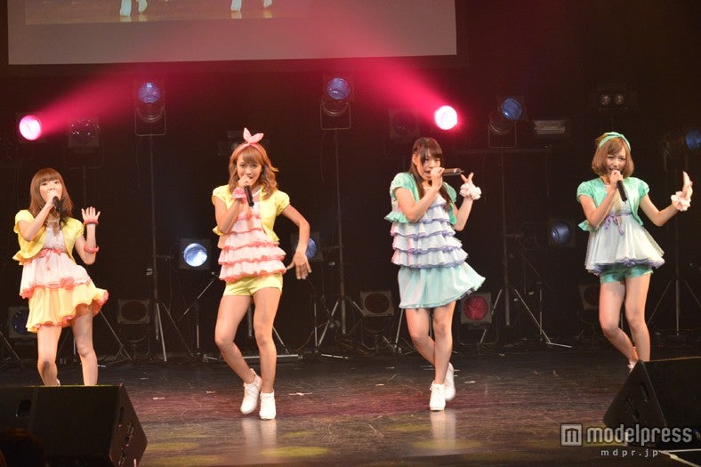 キュートなダンスとともに2曲熱唱したPimm’s