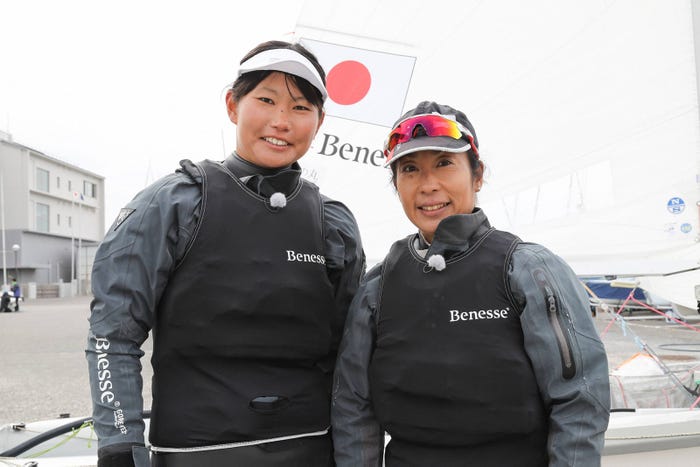 (左から)吉岡美帆、吉田愛 (C)フジテレビ