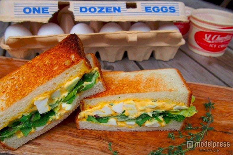 全粒粉パンに自家製マヨネーズで和えた卵をたっぷりサンド「お天気の日のたまごサンド」￥680／画像提供：Garten