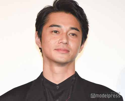 東出昌大、“BTSファンのスタッフ”の力でK-POPアイドル風に変身していた「防弾少年団には選ばれませんでした」のセリフも話題に<コンフィデンスマンJP 英雄編>