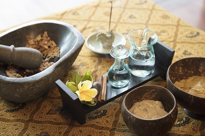 オイルマッサージ／画像提供：星野リゾート