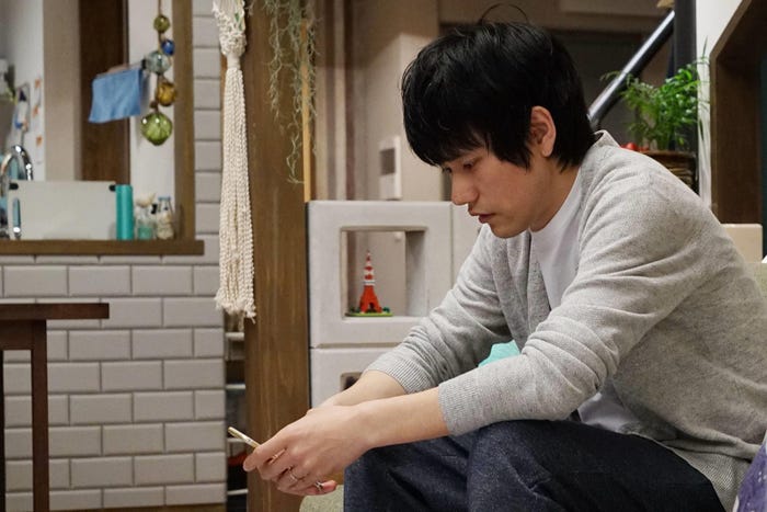 松山ケンイチ/「隣の家族は青く見える」第6話より(C)フジテレビ