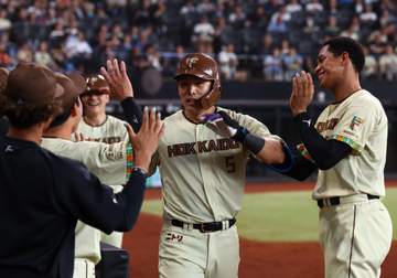 日本ハム・新庄監督 鷹に「勝ち始めるかも」ヒヤヒヤ連敗ストップ 代打送られると“翌日打つ男”野村が3安打3打点