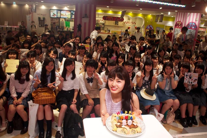 イベントには約100人のファンが集まる(画像提供:所属事務所)