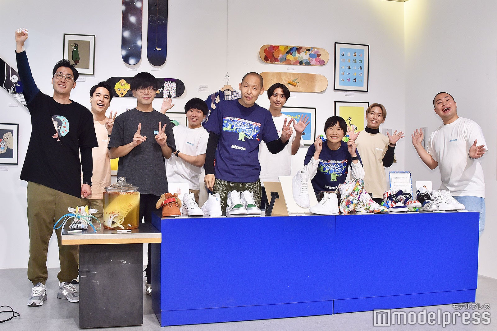 左から菊田竜大、FISHBOY、桃沢健輔、秋山寛貴、本明秀文氏、鈴木裕樹、ノディ、Show-hey、岡部大（C）モデルプレス