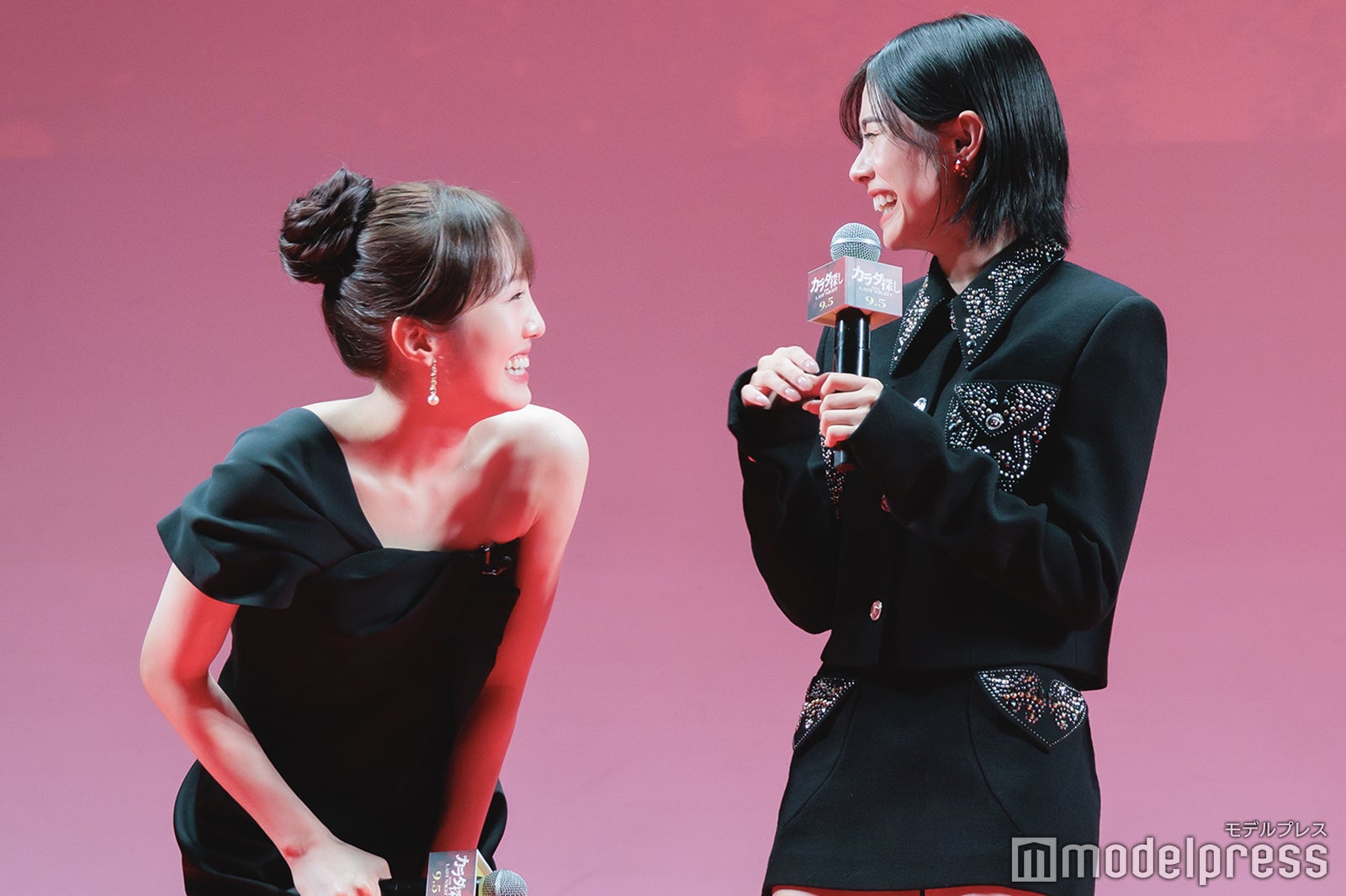 本田真凜、安斉星来（C）モデルプレス